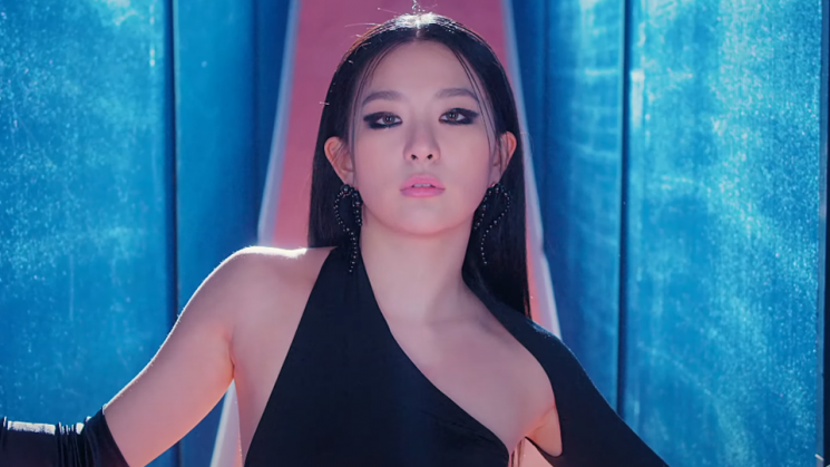 슬기의 파격적인 스모키