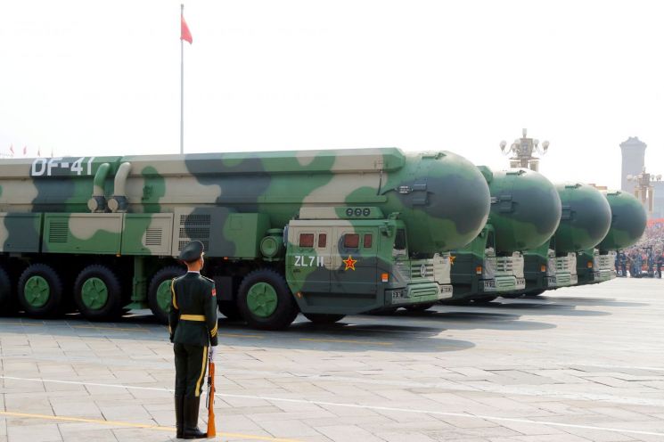 中 외교부 "미국이 중국만큼 핵무기 줄이면 미·러 핵군축 참여할 것"