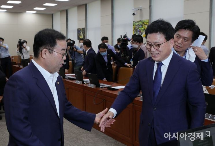 [포토] 국회 복귀한 미래통합당