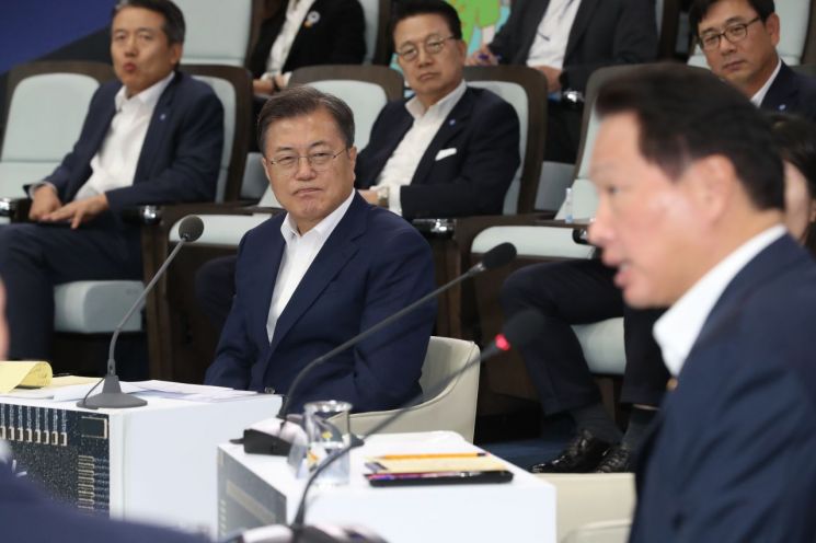 최태원 SK 회장 "소부장 글로벌 선도 위해 인프라 공유할 것”