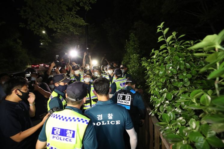 12시간째 행방 묘연한 박원순 서울시장…경찰·소방 '밤샘수색' 예고(종합) 