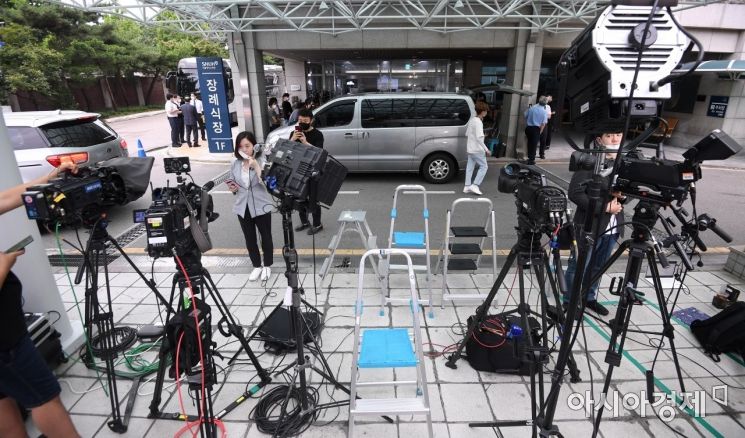 [포토] 취재진 몰리는 서울대병원 장례식장