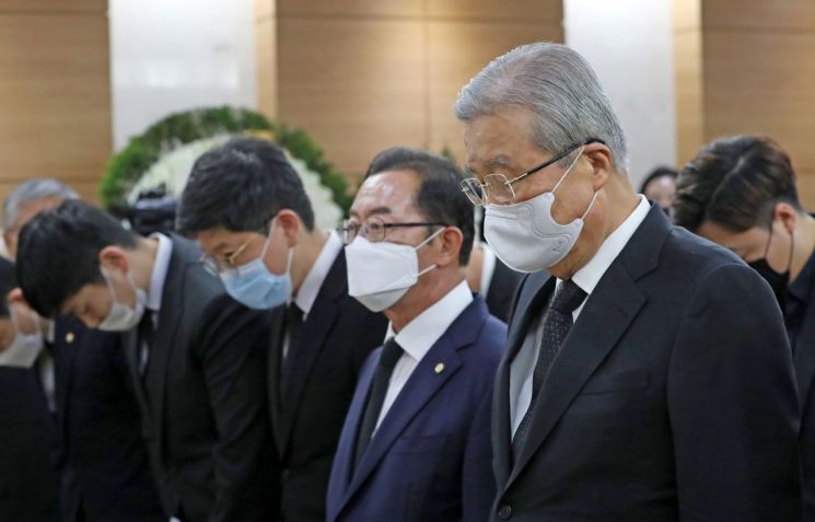 김종인, 박원순 장례 논란에 "건전한 상식으로 판단해보라"