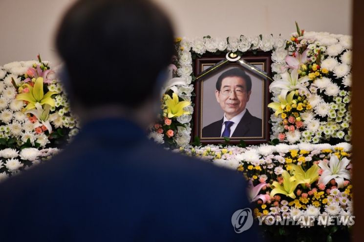 진성준 "박원순 조문이 2차 가해? 동의 못 해"