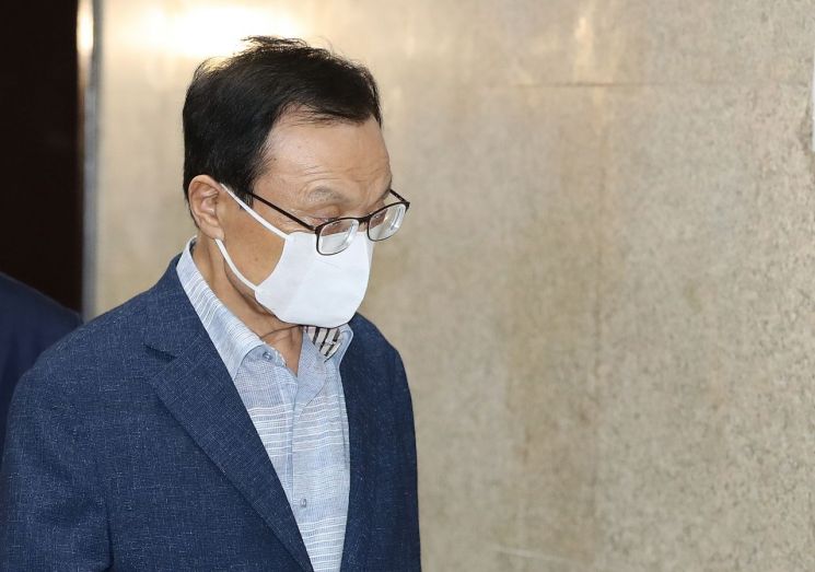 "4년 동안 사랑하고 미투" 민주당원들, '성폭력 의혹' 박원순 고소인 '2차 가해' 논란