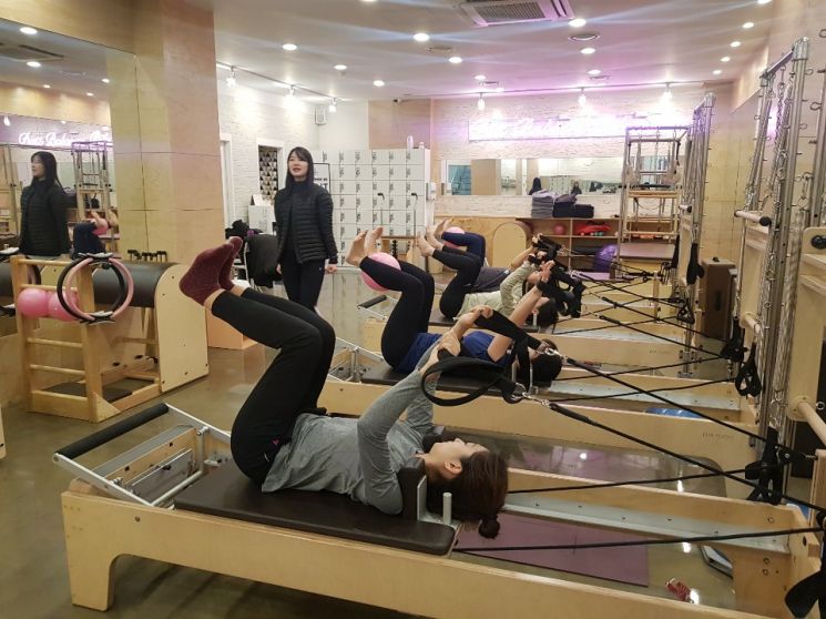 직원 동아리 '인바디'의 필라테스 모습 (제공=성민종합사회복지관)
