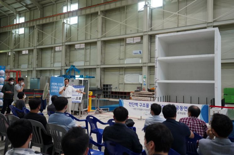 '원전 전단벽' 진도 5.8 지진에도 끄떡없다 