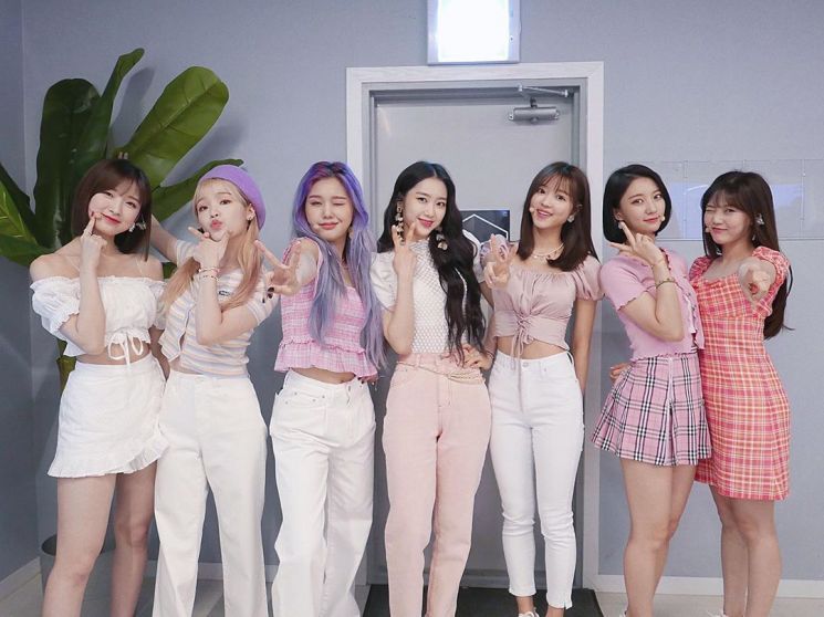 사진=오마이걸 인스타그램
