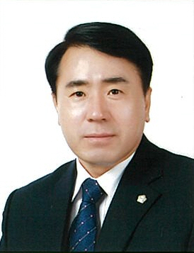 제8대 함안군의회 신임 의장으로 선출된 미래통합당 이광섭 의원.(사진=함안군)