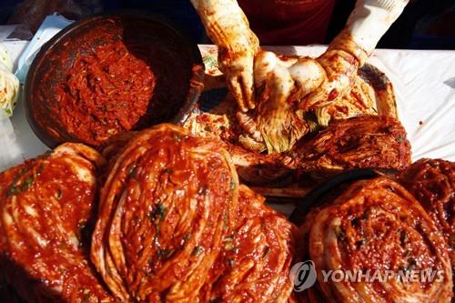 佛 연구진 "한국, 코로나19 사망 적은 이유는 김치 때문"