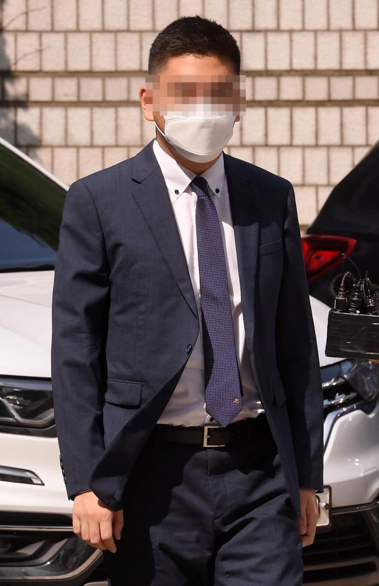 지난 17일 서울 서초구 서울중앙지법에서 열린 영장실질심사에 출석하고 있는 이동재 전 채널A 기자./김현민 기자 kimhyun81@