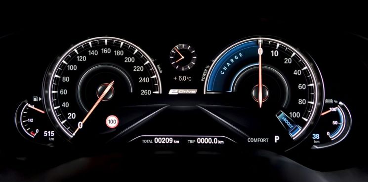 BMW 530e PHEV 계기판