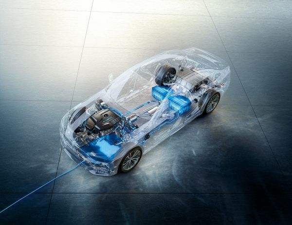 BMW 530e PHEV 무선 충전 구조도