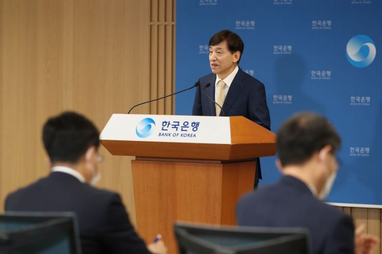 이주열 한국은행 총재가 지난 16일 서울 중구 한국은행에서 열린 통화정책방향 기자간담회에서 발언하고 있다.