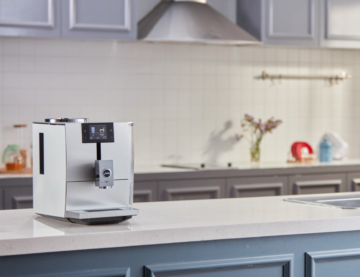 올 여름 10명 중 7명은 '홈캉스'…빔프로젝터 하나로 나만의 영화관