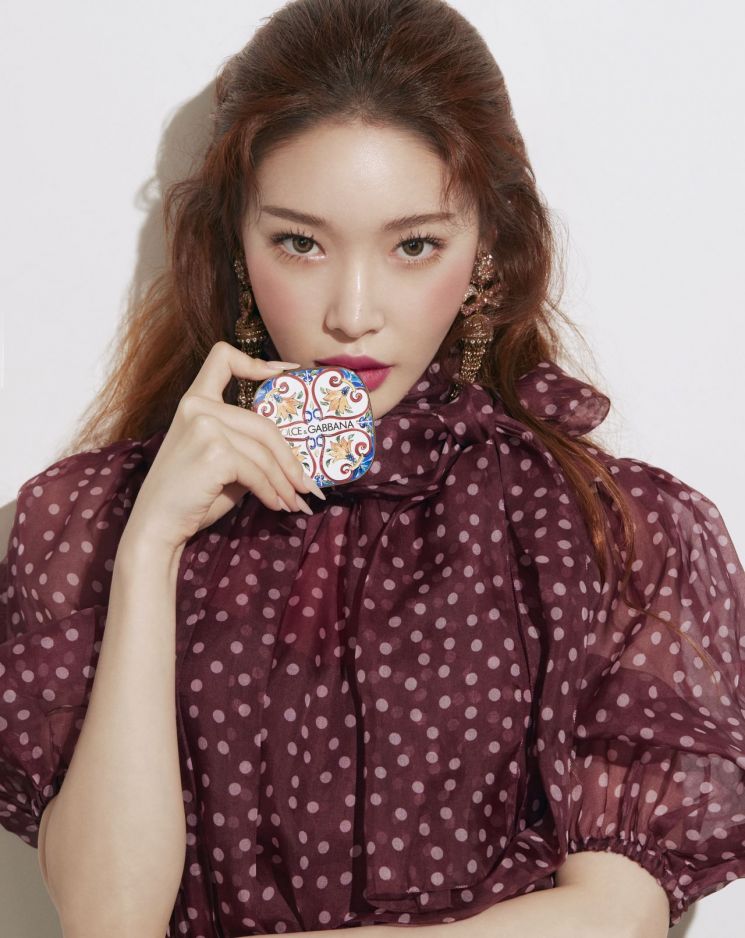 돌체앤가바나 뷰티와 청하가 함께 한 마르끌레르 뷰티 화보