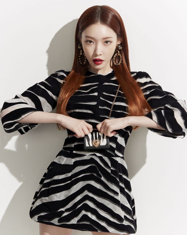 돌체앤가바나 뷰티, 청하 메이크업 화보