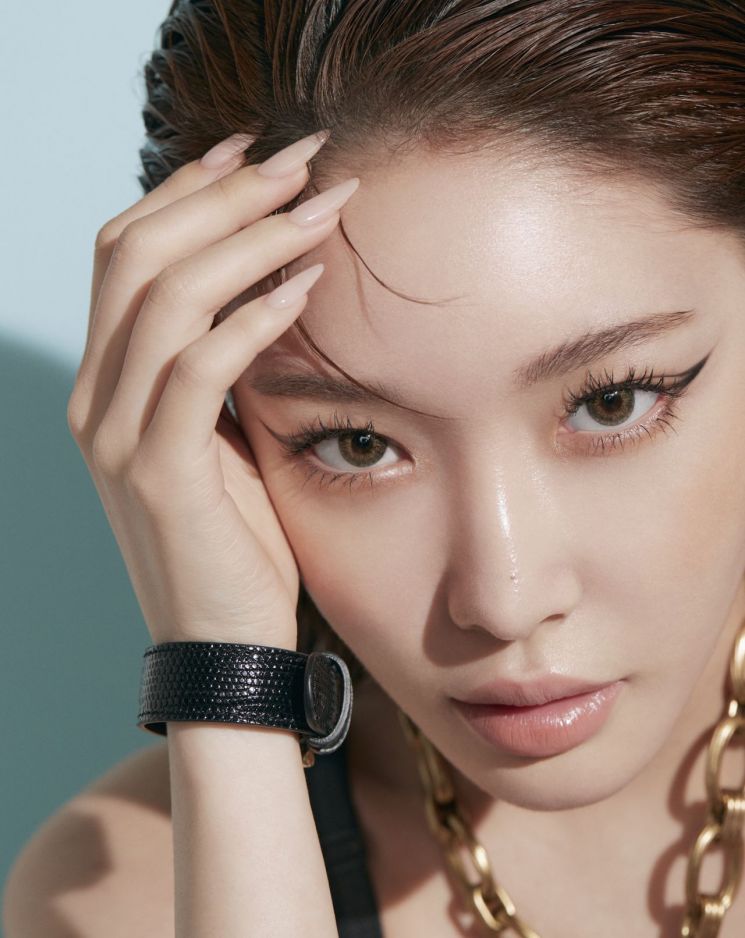 돌체앤가바나 뷰티의 뮤즈 청하의 여름 메이크업 룩