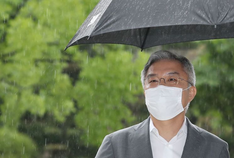 조국 전 법무부장관의 아들에게 허위 인턴증명서를 발급한 혐의로 기소된 최강욱 열린민주당 대표 [이미지출처=연합뉴스]