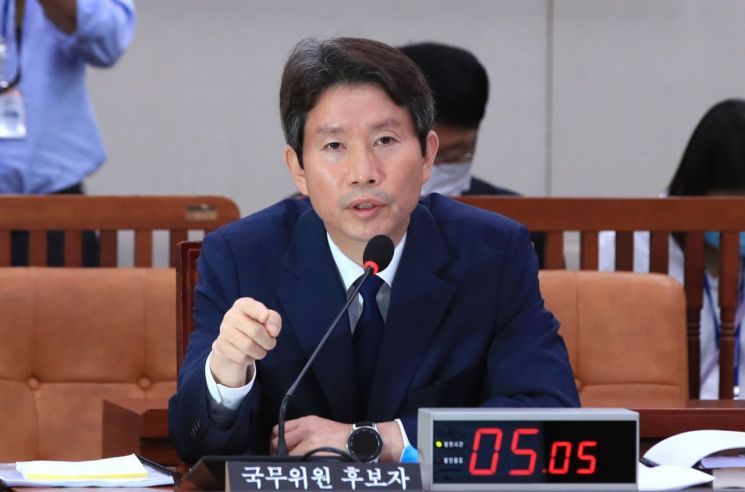 이인영 통일부 장관 후보자가 23일 오전 서울 여의도 국회 외교통일위원회 인사청문회에서 질의에 답하고 있다. [이미지출처=연합뉴스]