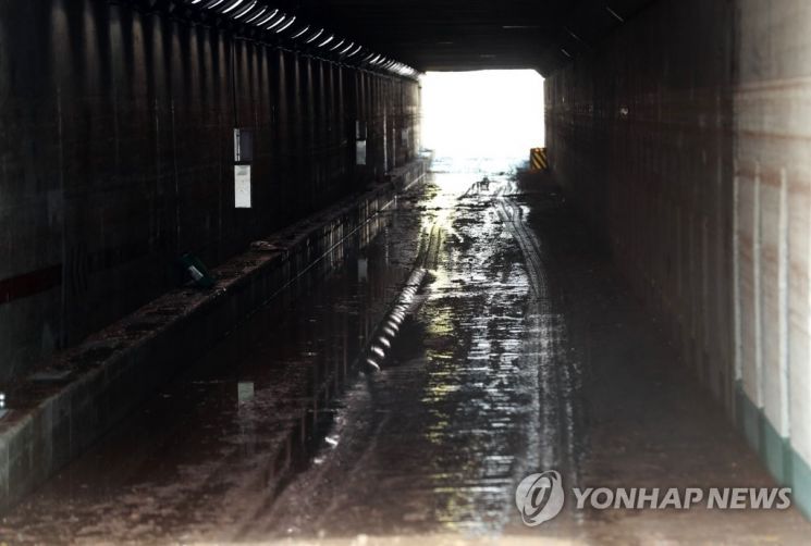 "순식간에 벌어졌다" '3명 사망 긴박했던 부산 지하차도 침수 당시 상황