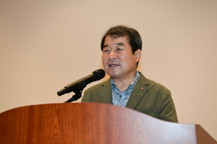 김충섭 시장이 25일 SNS서포터즈 발대식에서 인삿말을 하고 있는 모습.