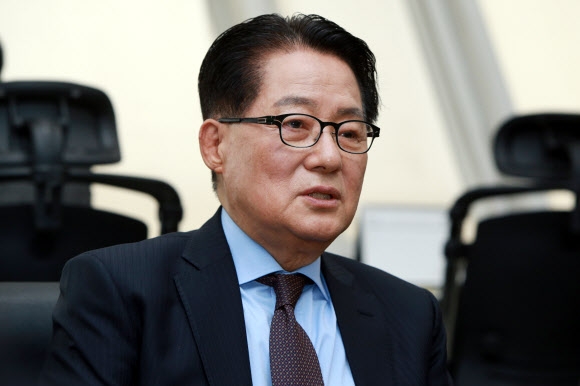 [종합]'정치 9단' 박지원, 대북관 부적절 야당 총공세 넘을 수 있을까