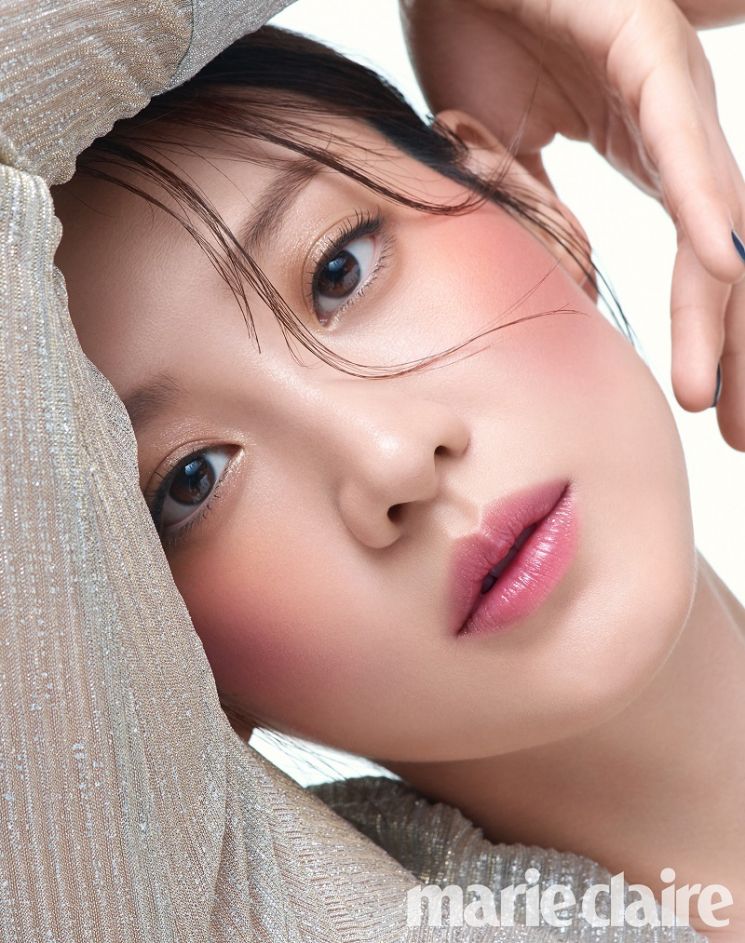 수현, 스쿠 화보