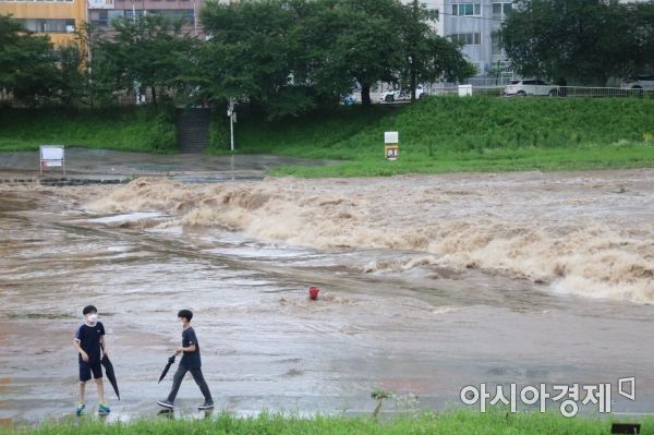‘하늘에 구멍 뚫렸나’ 광주·전남 집중호우 피해 속출