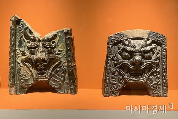 국립익산박물관서 ‘귀한 빛 녹유’로 물들인 미륵사지를 만난다