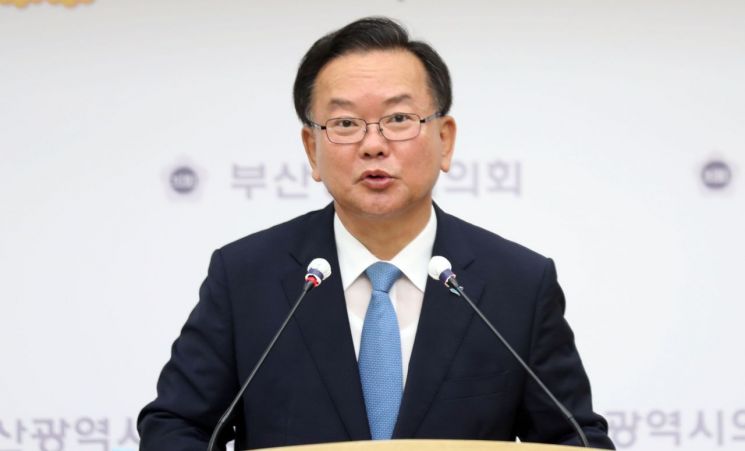 김부겸, 배현진·조수진에 "초선일 때 공격수 맡지 마라…부끄러움은 지역구민 몫"