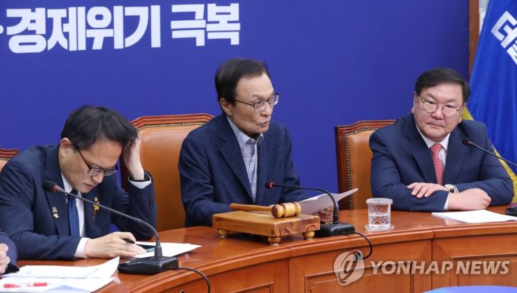 '노무현 정신' 사라진 민주당? 토론 없는 거대 與, 비판 고조