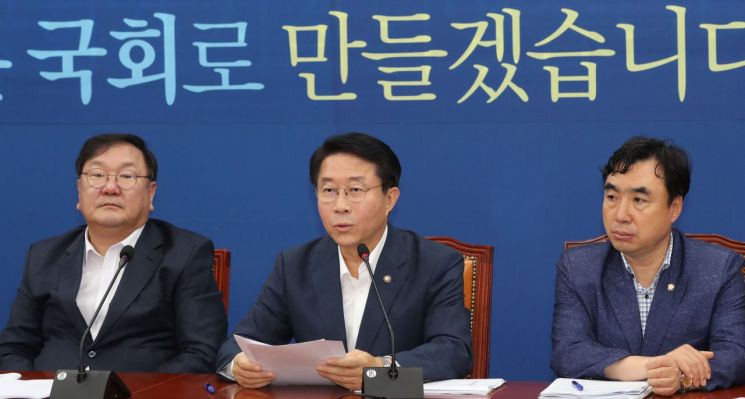 조정식 "서울 재건축 시범단지, 신속히 진행할것...후속입법도 추진"