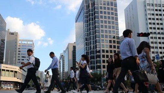 "재택근무? 우리에겐 먼 얘기" 코로나19 확산 속 중소기업 근로자 불안 급증