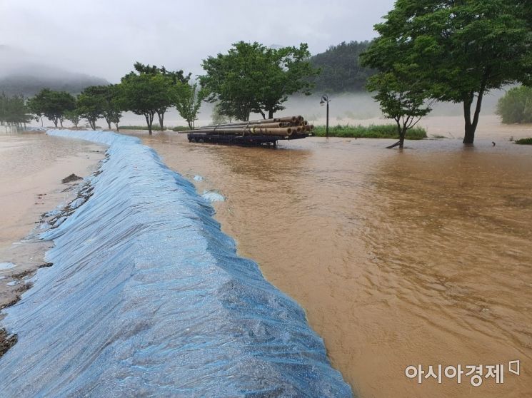 합천 물폭탄에 낙민천 제방 붕괴 … 호우피해 잇따라