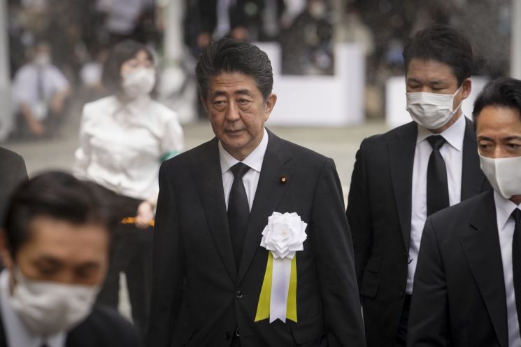아베 내각 비판 여론 여전…日유권자 78％ "아베 지도력 발휘못해"