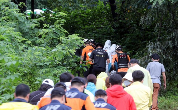 '춘천시장 사퇴' 靑청원…실종자 가족 "사퇴 원치 않아, 정치적 악용"