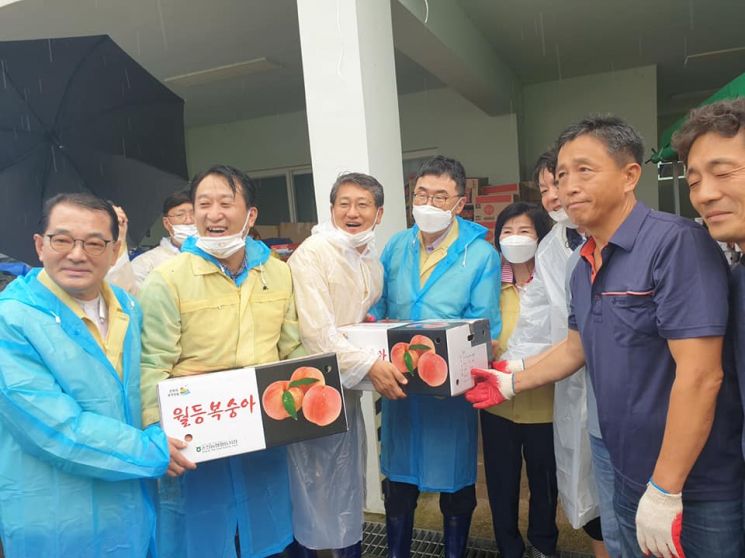 [포토] “자원봉사자 필요합니다”