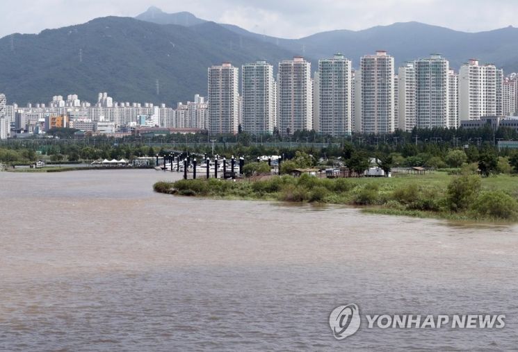 이재오 "보 있는 곳 홍수 안 나" vs 박창근 "물 흐름 막아 위험"
