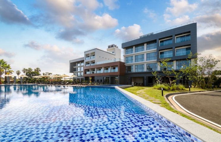 가족 단위 호캉스 최적화…제주 '더 그랜드 섬오름'