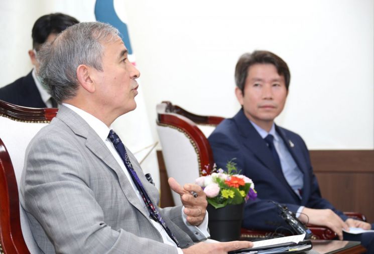 이인영 "한미워킹그룹, 남북관계 발전 방향으로 기능 재조정해야"