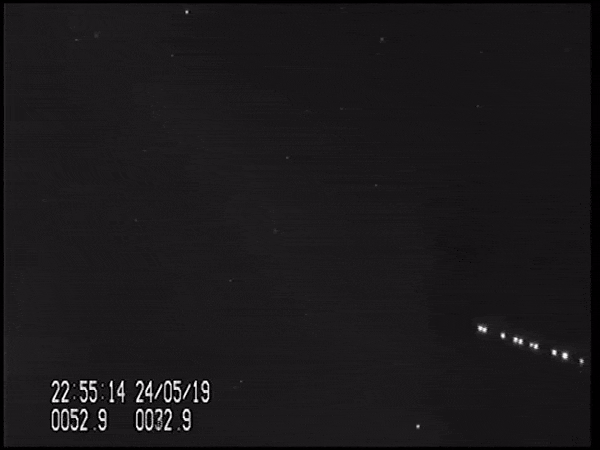 줄 지어 이동하는 우주 인터넷 '스타링크 기차'…우주여행 위협한다고? [임주형의 테크토크]