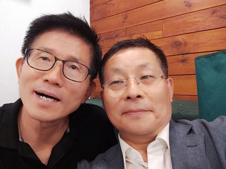 "나 국회의원 3번 했어" 김문수, 코로나19 검진 요청하는 경찰에 호통