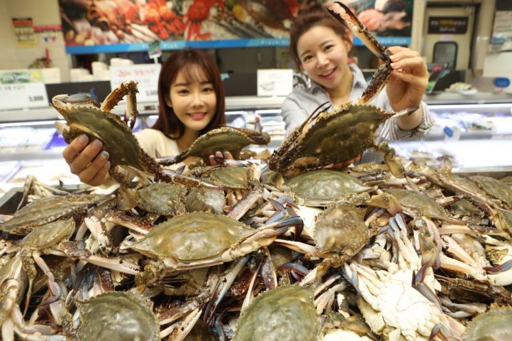 1만원에 꽃게 5마리 산다…시장도 포구도 아닌 이곳