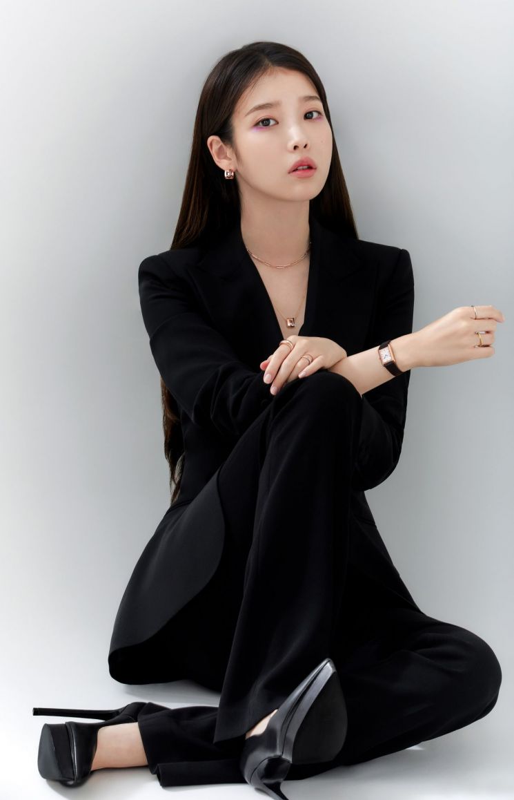 가수 겸 배우 아이유