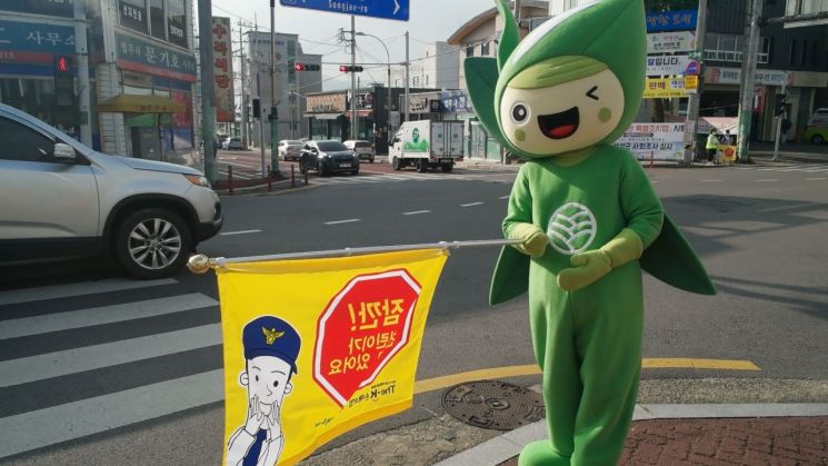 보성군 캐릭터 ‘BS삼총사’ 출근길 인사로 첫 공식 일정 시작