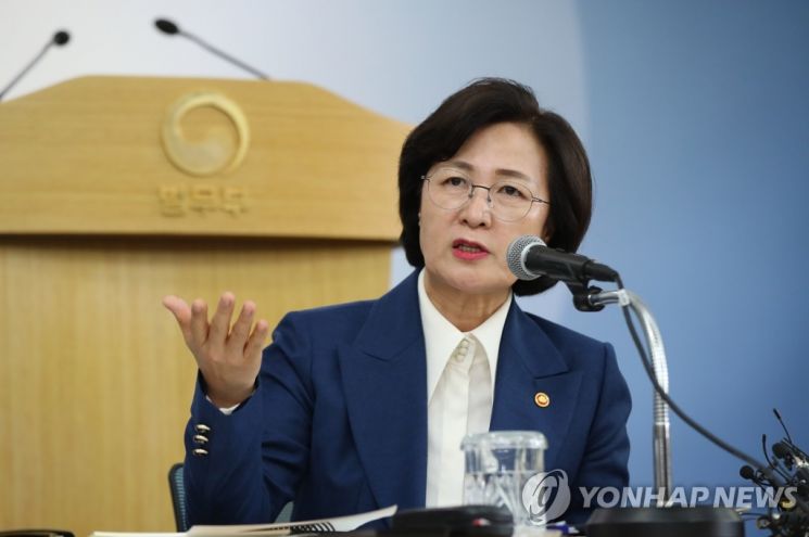 윤석열에 "역사 퇴보 말라" 경고한 추미애, 대권 도전 가능성 시사