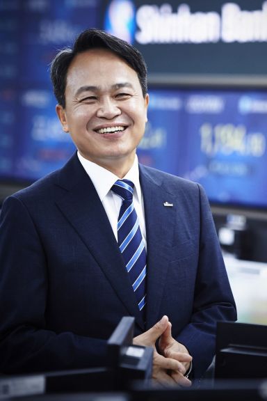 진옥동 신한은행장·임영진 신한카드 사장 연임 성공