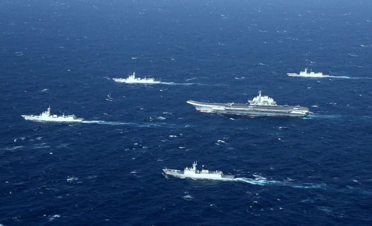 남중국해에서 군사훈련 중인 중국 해군 [이미지출처=연합뉴스]
