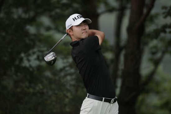 이태희의 2연승 진군 "2타 차 공동 7위"…고군택과 이원준 공동선두